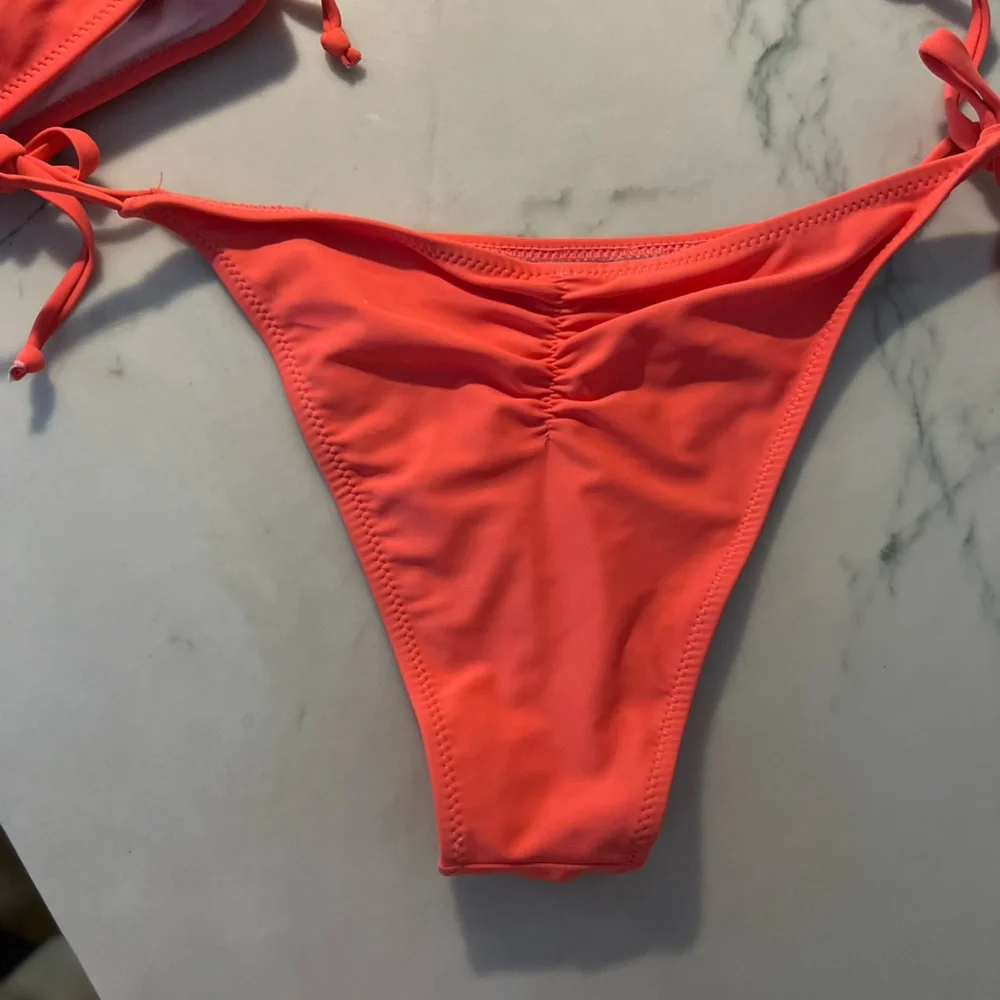 Women’s Bikini sz L color Salmon Cupshe